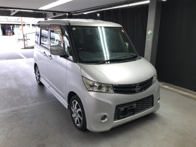 NISSAN ROOX 2013