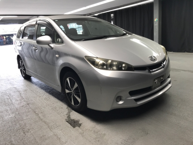 TOYOTA WISH 2009