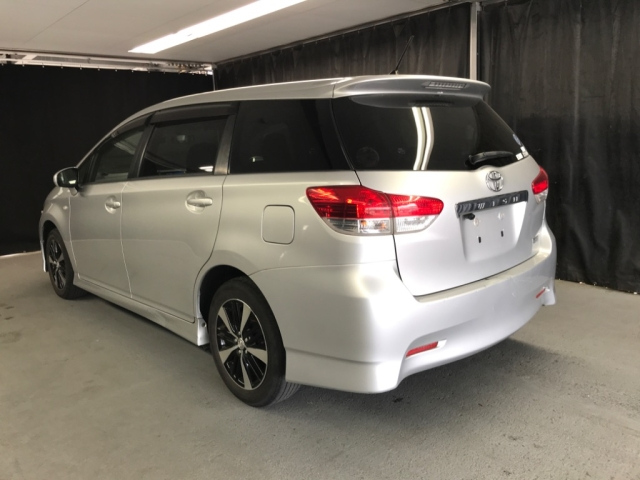 TOYOTA WISH 2009