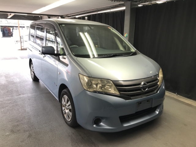 NISSAN SERENA 2013