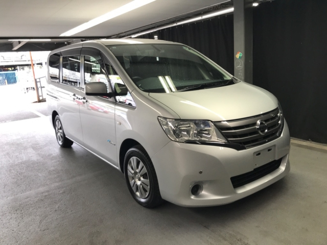 NISSAN SERENA 2013