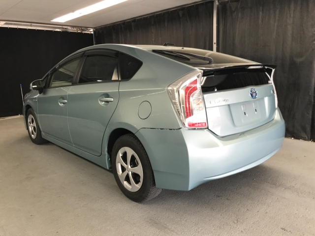 TOYOTA PRIUS 2015