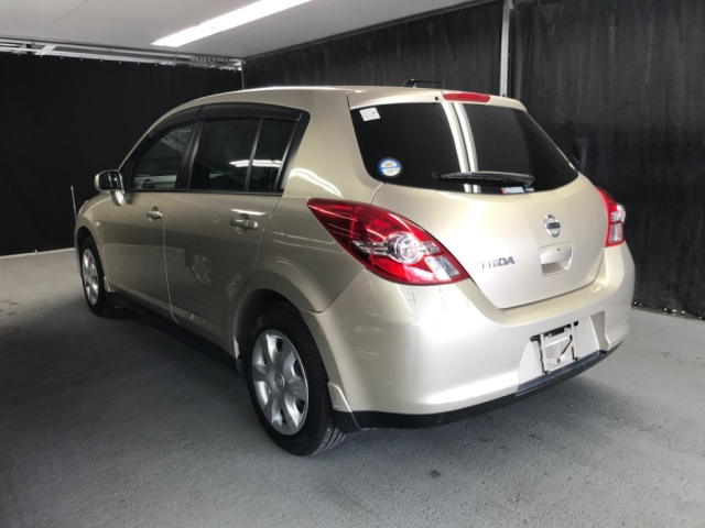 NISSAN TIIDA 2012