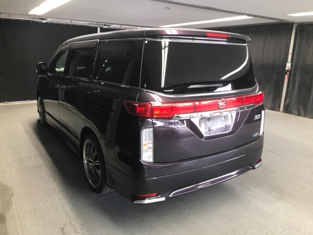 NISSAN ELGRAND 2011