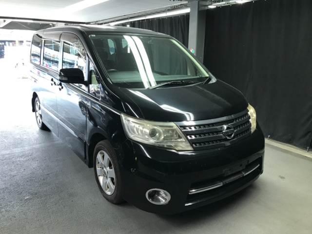 NISSAN SERENA 2010
