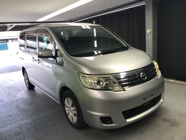 NISSAN SERENA 2010