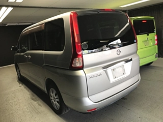 NISSAN SERENA 2010