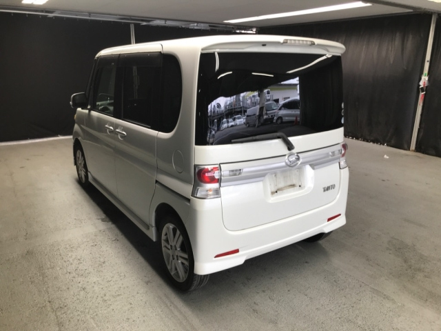 DAIHATSU TANTO 2011
