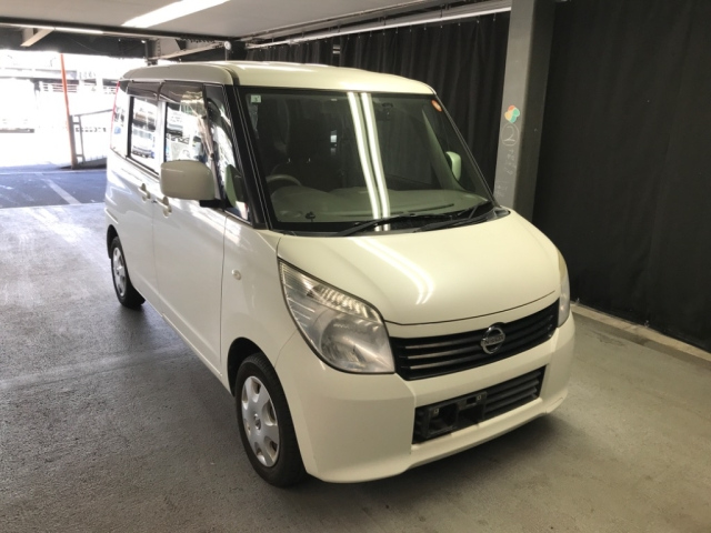 NISSAN ROOX 2013