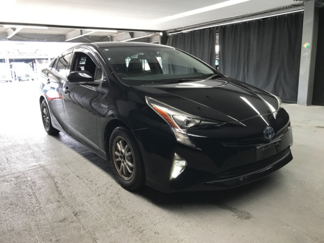 TOYOTA PRIUS 2017