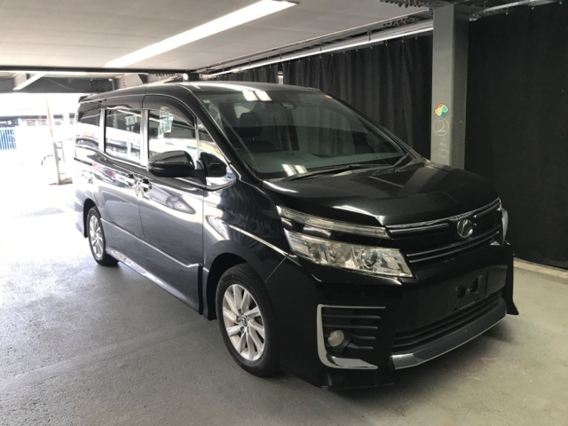 TOYOTA VOXY 2016
