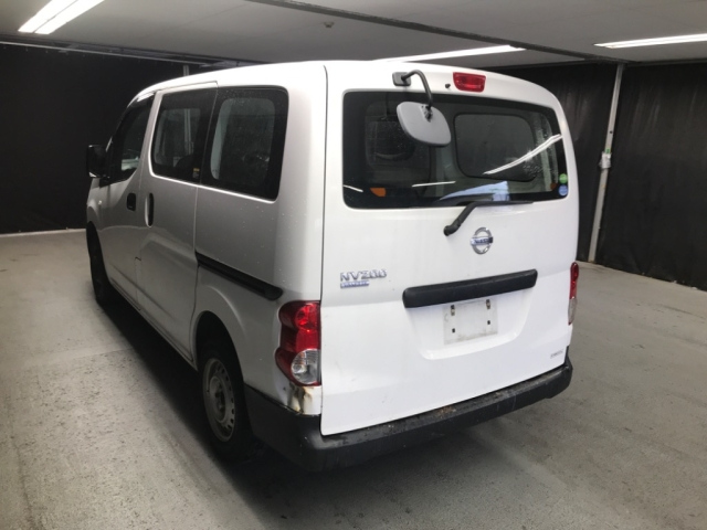 NISSAN NV200 2019