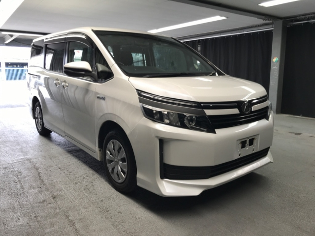 TOYOTA VOXY 2015