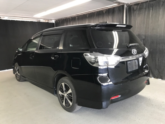 TOYOTA WISH 2013