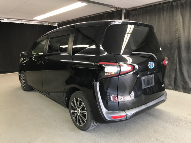 TOYOTA SIENTA 2015