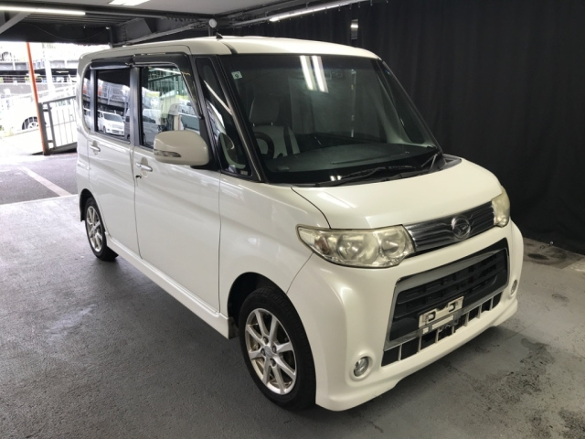DAIHATSU TANTO 2011