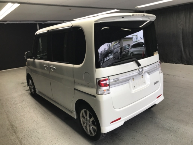 DAIHATSU TANTO 2011