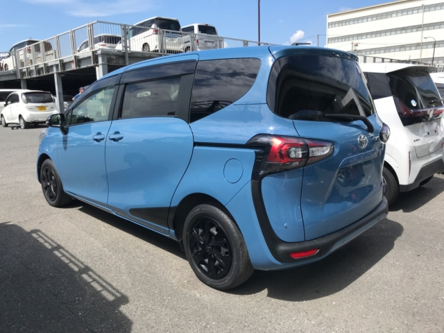 TOYOTA SIENTA 2021