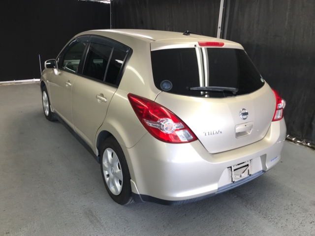 NISSAN TIIDA 2010