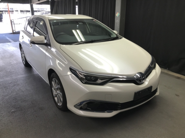 TOYOTA AURIS 2016