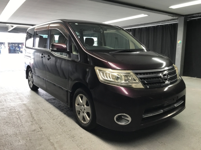 NISSAN SERENA 2010