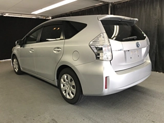 TOYOTA PRIUS ALPHA 2013