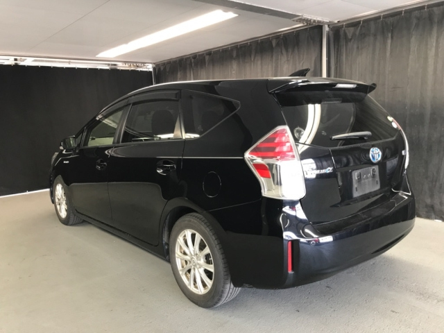TOYOTA PRIUS ALPHA 2015