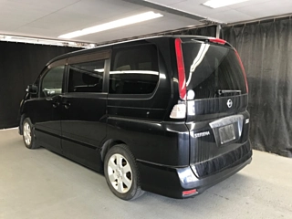 NISSAN SERENA 2010