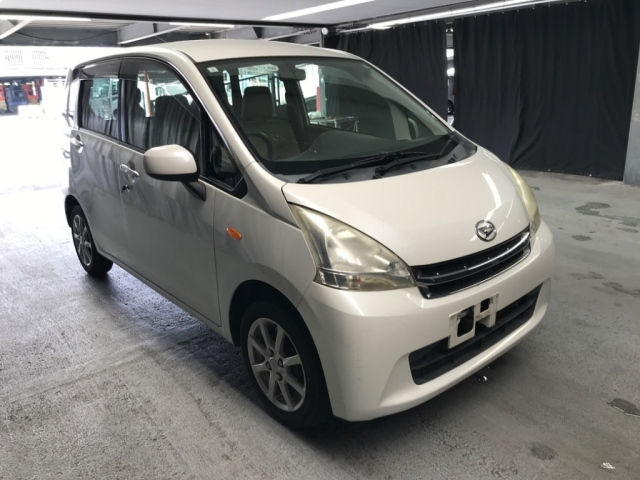 DAIHATSU MOVE 2011