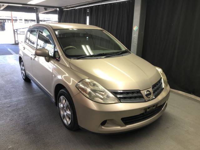 NISSAN TIIDA 2010
