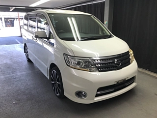 NISSAN SERENA 2010