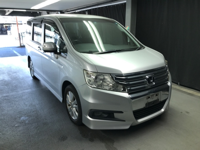 HONDA STEP WAGON 2011