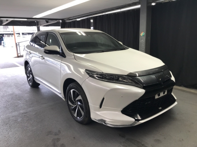 TOYOTA HARRIER 2017