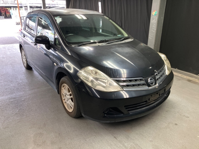 NISSAN TIIDA 2010