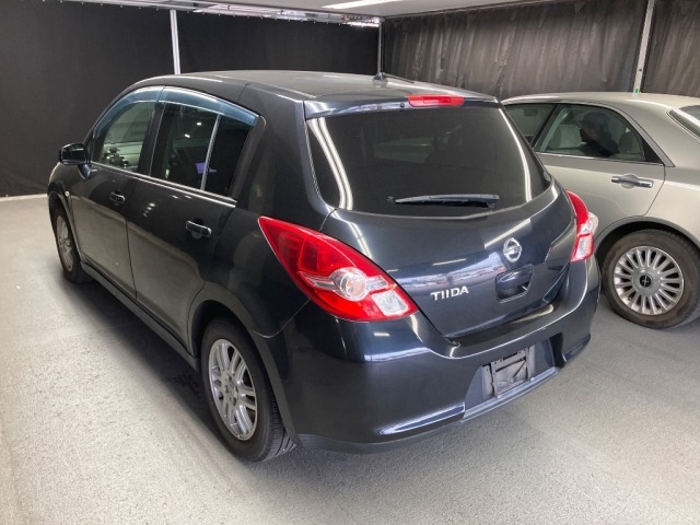 NISSAN TIIDA 2010