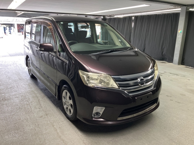 NISSAN SERENA 2011