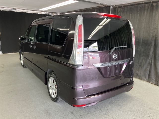 NISSAN SERENA 2011