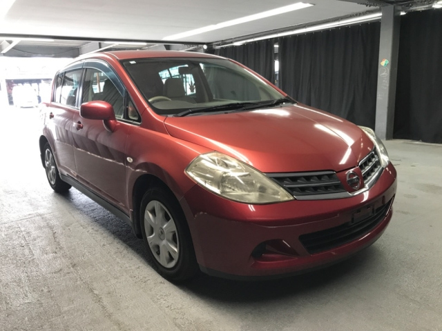 NISSAN TIIDA 2010