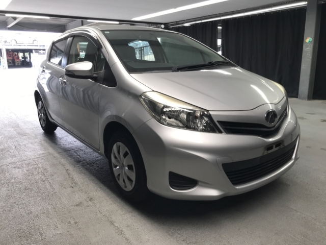 TOYOTA VITZ 2014