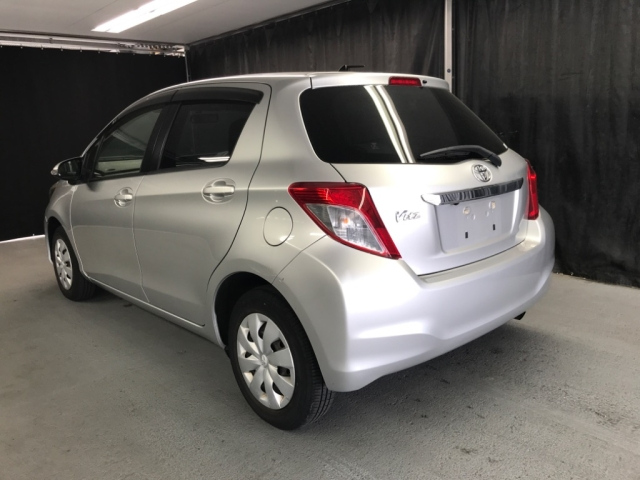 TOYOTA VITZ 2014