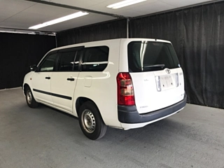 TOYOTA SUCCEED 2010