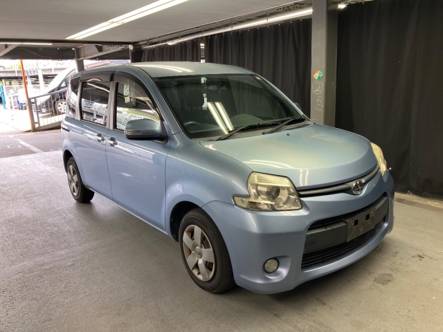 TOYOTA SIENTA 2012