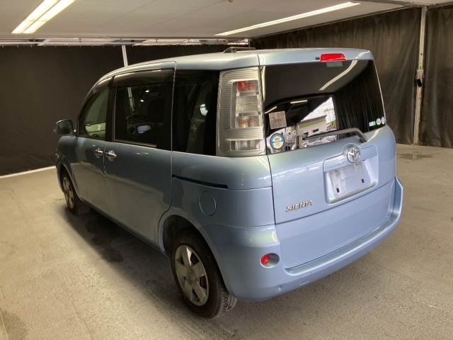 TOYOTA SIENTA 2012