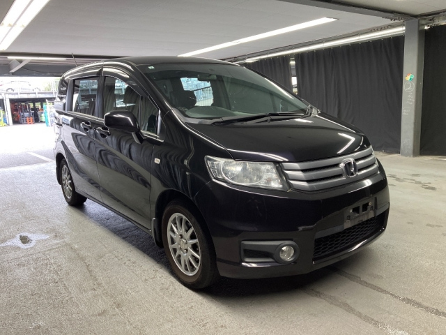 HONDA FREED 2011