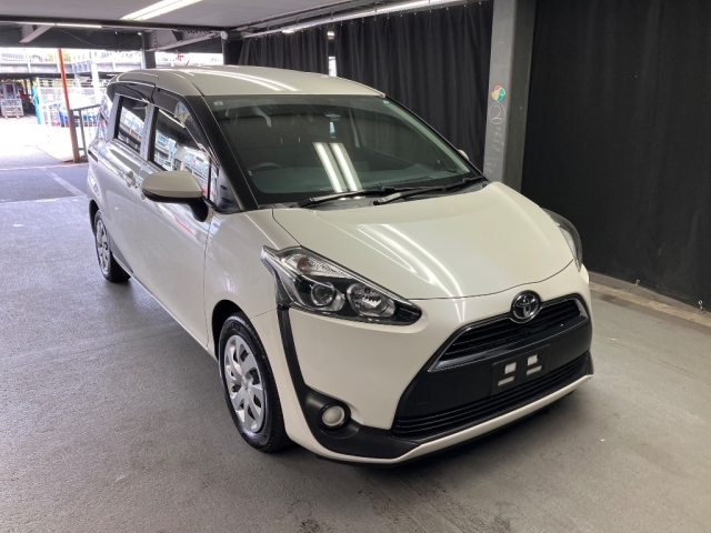 TOYOTA SIENTA 2017