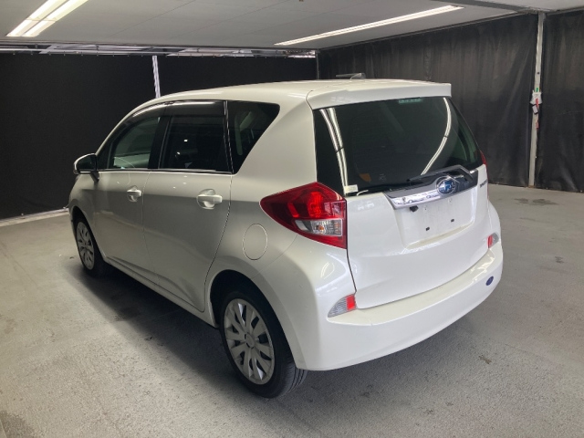 SUBARU TREZIA 2011