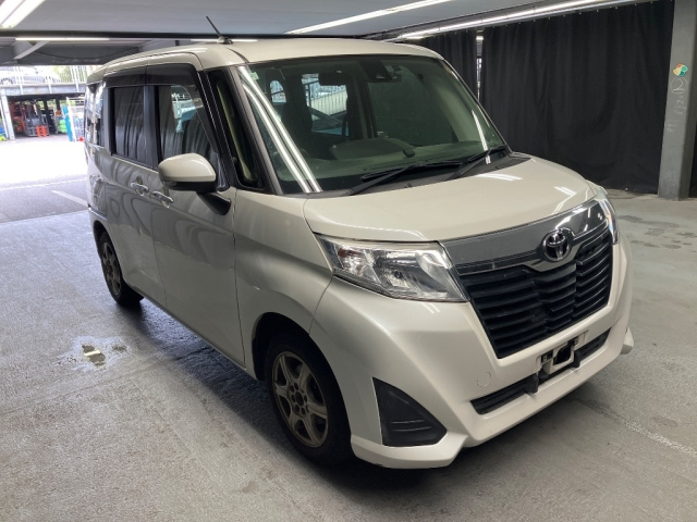 TOYOTA ROOMY 2018