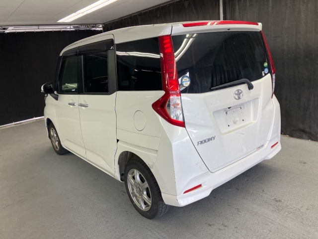 TOYOTA ROOMY 2018