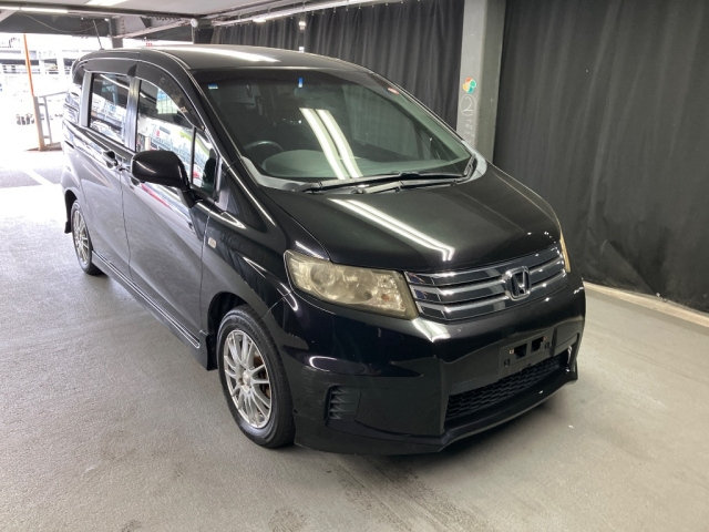 HONDA FREED 2010
