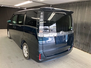TOYOTA VOXY 2014